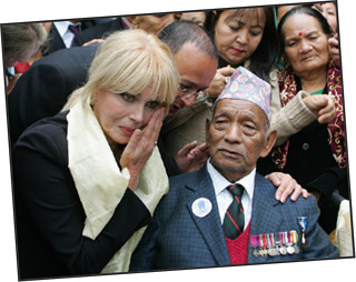 Joanna Lumley with ex-Gurkha Tul Bahadur Pun